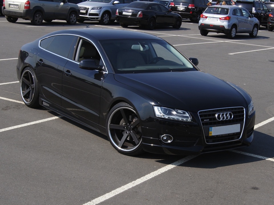 Giovanna Mecca Black with Machined lip on Audi A5 Sportback